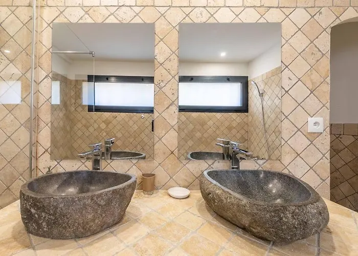 Rocca Rossa Vue Exceptionnelle Sur La Willa