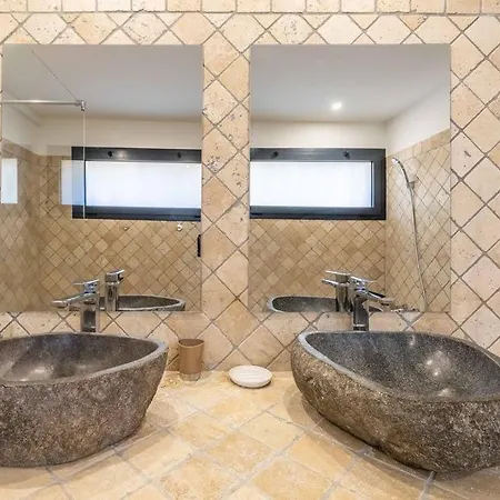 Rocca Rossa Vue Exceptionnelle Sur La Villa